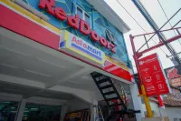 RedDoorz @ Jalan Raya Baturaden 2 Hotel dekat Kebun Tanaman Hias Axelia