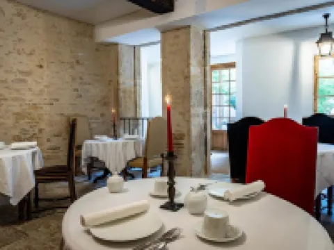 Les Remparts Hôtels et Demeures Historiques Hotels in Beaune