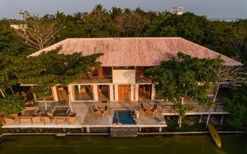 C Beyond Nilaveli - วิวทะเล
