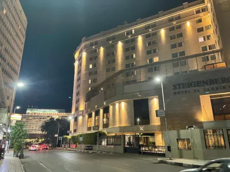 Hotel New One Отели рядом с достопримечательностью «Safari Tour»