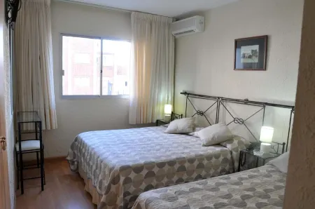 Hotel Marbella Отели рядом с достопримечательностью «Рука Пунта-дель-Эсте»