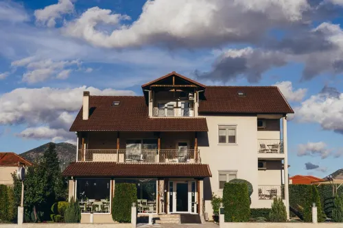 To Spiti Tis Sofias Hotels in Mesopotamia