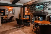 The Ashford Arms Hotel di Derbyshire Dales District
