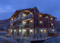 Pine Chalets by KA Group Отели в г. 