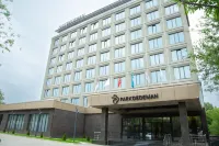 Park Dedeman Almaty Hotels near Detskaya Ploshchadka. Trenazhory Na Otkrytom Vozdukhe Dlya Zanyatiy Sportom