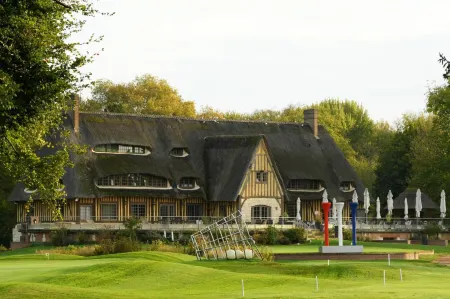 Grand Slam Отели рядом с достопримечательностью «Museum of Louviers»