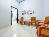 RedDoorz Syariah at Home Ampana Guest House Ampana Kota
