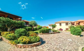 ISA-Residence in Marinella just 100 mt from the sea