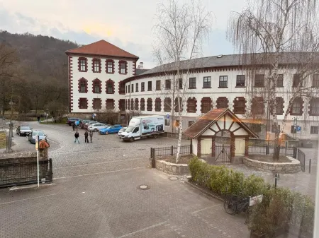 Pension am Schloss Отели в г. Остхайм-фор-дер-Рён