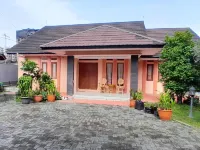 Villa Dinar Strawberry - วิลล่า