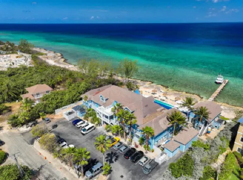 Cobalt Coast Resort Hotels near Hell Post Office