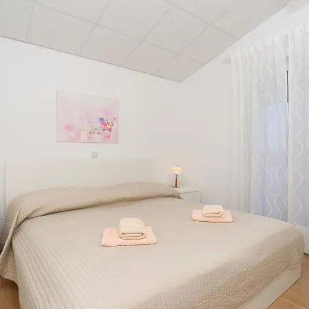 Apartments Creska 629