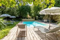 Maison Sumiane - Maison D Hotes et Locations Avec Piscine