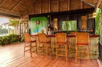 Green Mango Bungalows - parking