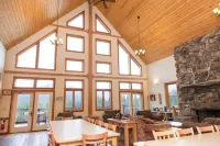 Homestake Lodge Hotels in Whitehall
