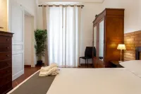 Historic residence next to Piazza Duomo