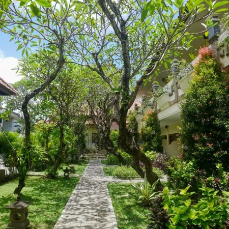 Marine Bay Sanur Отели рядом с достопримечательностью «Пляж Матахари-Тербит»