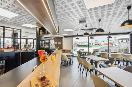 All Suites Appart Hôtel | Dunkerque Centre Отели рядом с достопримечательностью «Bio-Topia Fort-Mardyck - Dunkerque»