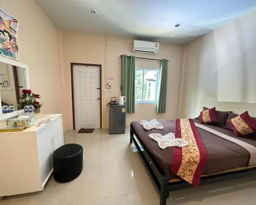 Painting Family Hostel Hotels in Phanom