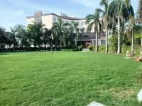Chinmay Hotel & Resort Hôtels à : Muzaffar Nagar Ghusval