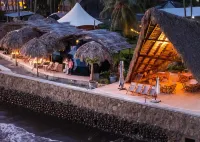 Almare Zonte - BeachFront Glamping Hotel Hotels in El Zonte