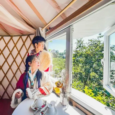 Moc Glamping & Ecohouse