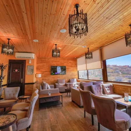 Town Season Hotel