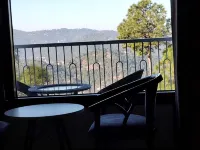 Hotel le Halcyon Kasauli - con vistas a la montaña