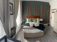 آيمي ريزيدانس Hotels near الملعب الأولمبي