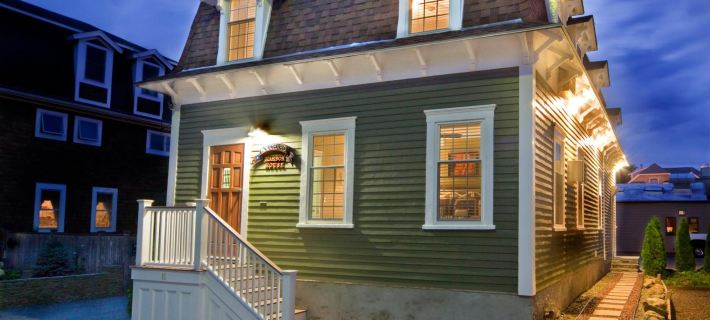 Bouchard Restaurant & Inn Hotel di Newport