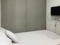 Aimer Guest House Syariah Mitra RedDoorz Hotel di Kecamatan Purwakarta