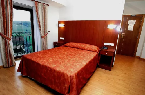 Hotel Agorreta - 3 ดาว