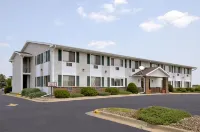 Super 8 by Wyndham Tomah Wisconsin Hotels in Tomah