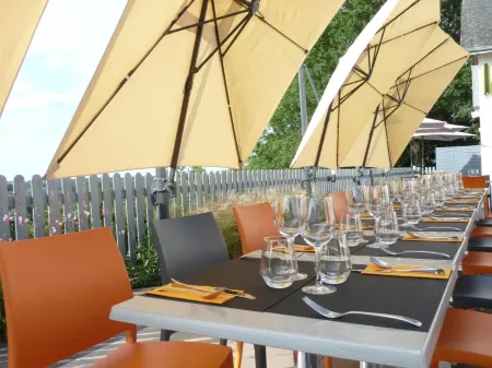 Logis Hôtel-Restaurant Imago Отели в г. Ла Рош-Клермо