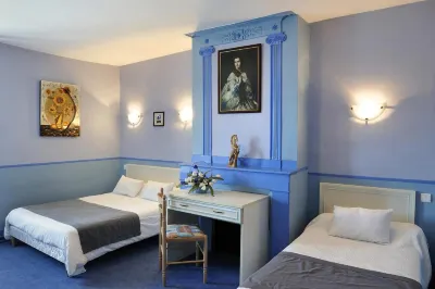 Logis Hostellerie du Cheval Blanc Hotels in Nouatre