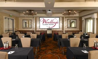 Woolley's Classic Suites Denver Airport