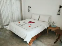 Vaali Maldives Island Escapes & Dive Hotels in Felidhoo