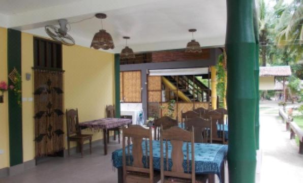 Eddie`s Beach Resort Siargao
