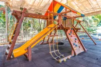 Noni's Resort فنادق في Alitagtag