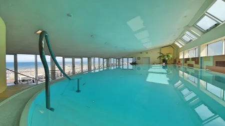 Strand-Hotel Hübner Отели в г. Варнемюнде