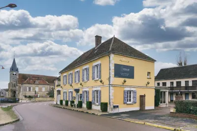 Logis Hôtel & Restaurant le Soleil d'or Hotel a Ligny-le-Chatel