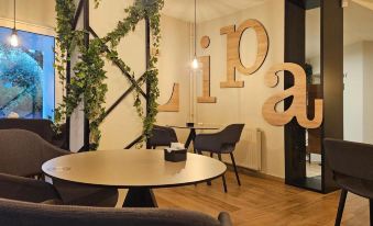 Lipa, Hotel & Bistro