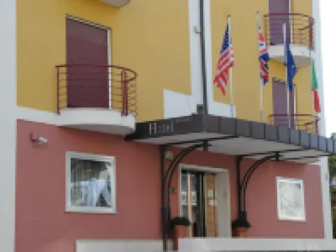 Hotel Fly Casoria otelleri