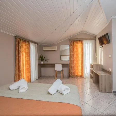 Porto Planos Beach Hotel