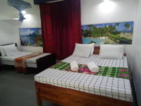 Erandi Holiday Home Hotels in Katunayaka
