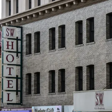 SW Hotel – No Resort Fee Отели рядом с достопримечательностью «Башня Койт»