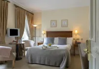 Headfort Arms Hotel
