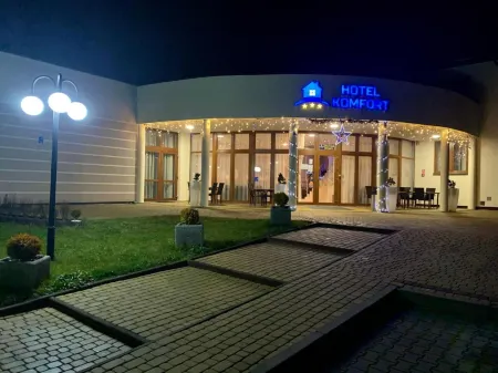 Hotel Komfort Отели в г. Paszkowka