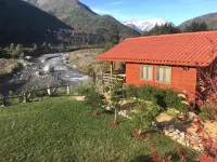 Los Quenes River Lodge โรงแรมใน