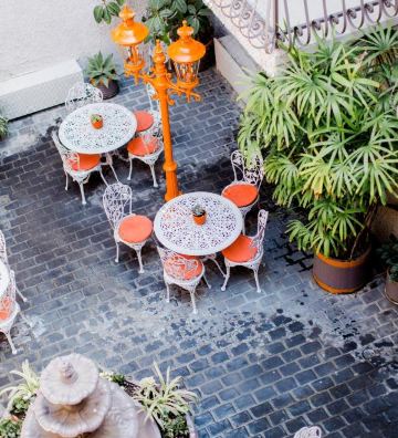 인 앳 베니스 비치 대표 이미지